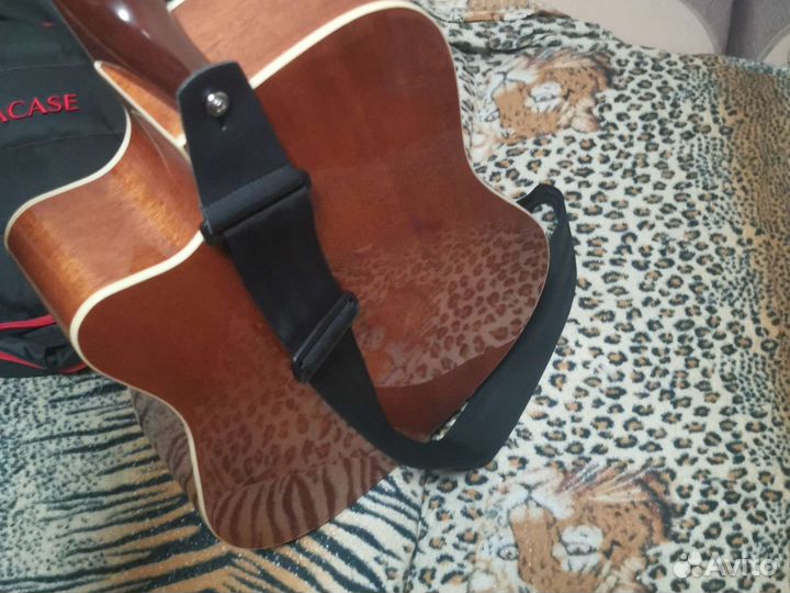 Электроаккустическая гитара