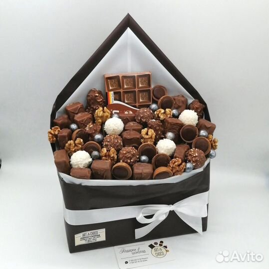 Сладкий букет из батончиков и конфет