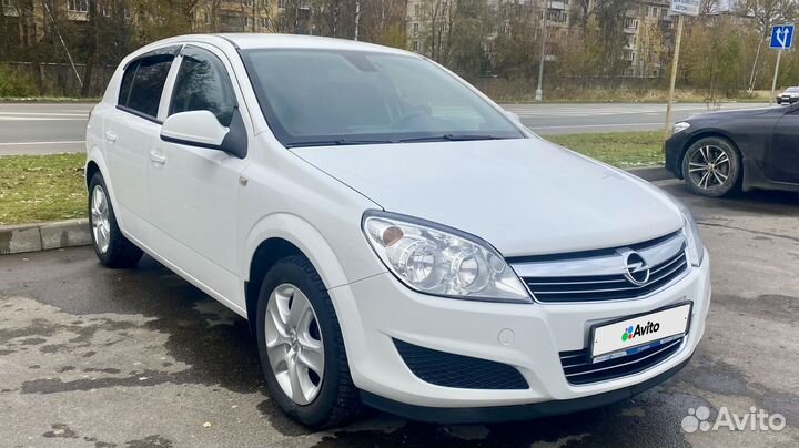 Opel Astra 1.6 МТ, 2013, 93 000 км