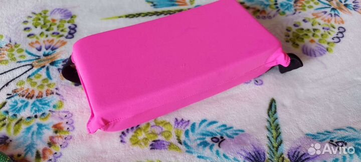 Для гимнастики: подушка, прыгалка и чешки