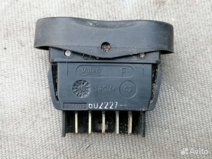 Кнопка стеклоподъемника Renault Logan 2005-2014