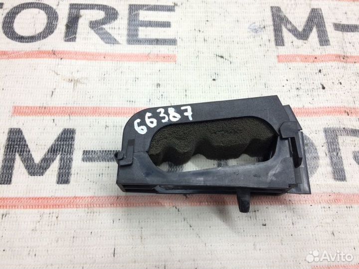 Крепление трубок Audi Q5 8R cdnc 2009