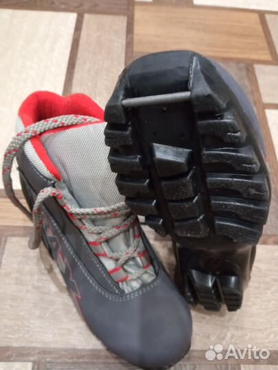 Лыжные ботинки 36, коньки 34-37