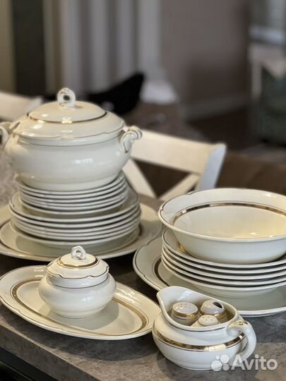 Сервиз столовый, набор фарфоровой посуды