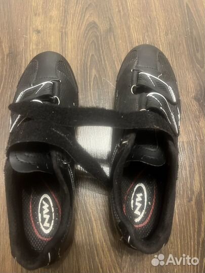 Велотуфли шоссейные с шипами