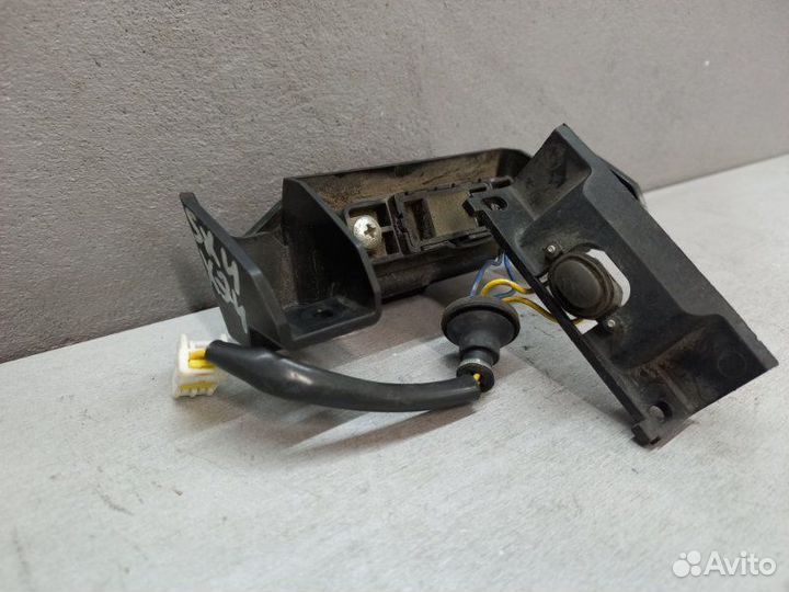 Кнопка открывания багажника Suzuki Sx4 хэтчбек