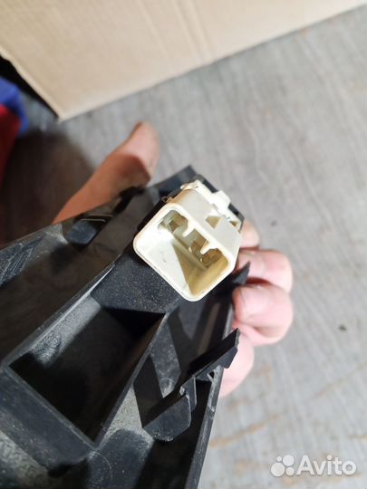 Кнопка стеклоподъёмника Chevrolet aveo T 250