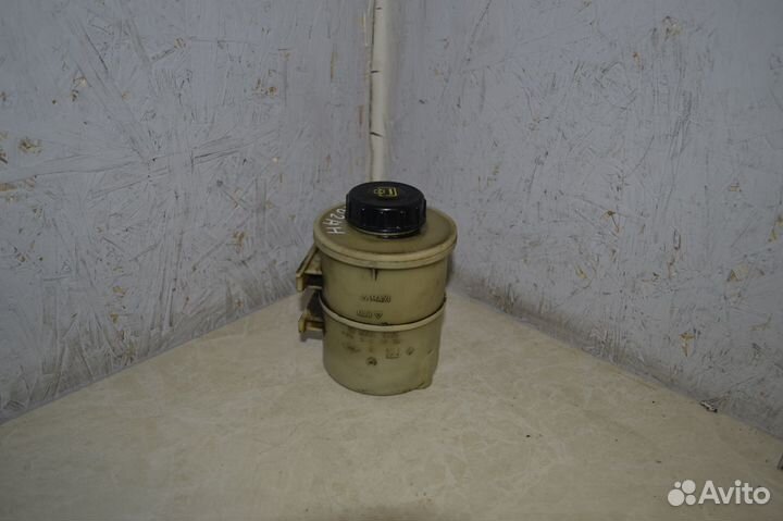 Бачок гур Renault Logan