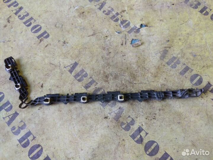 Кронштейн заднего бампера левый Toyota Camry 50