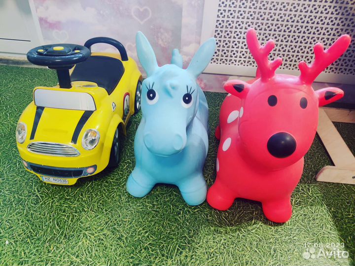 Автомобиль каталка прыгунки