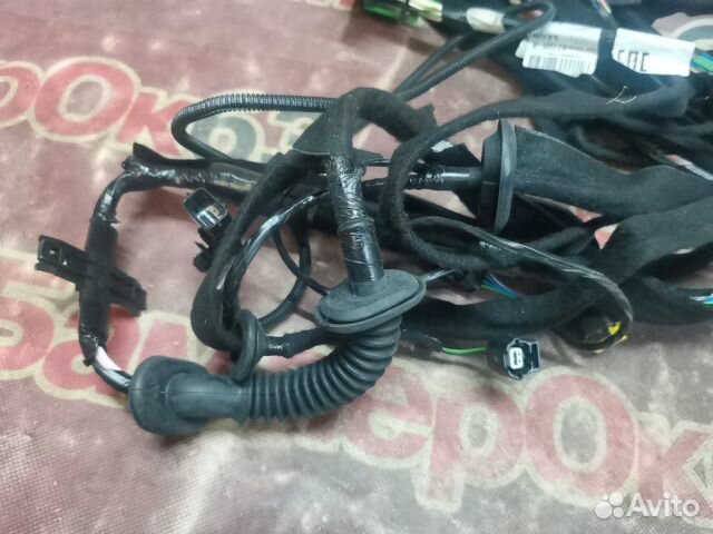 Проводка двери багажника задняя Renault Kaptur