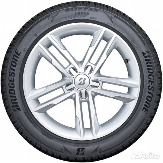 Bridgestone Blizzak LM-005 275/40 R22 107V