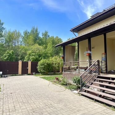 Коттедж 200 м² на участке 9,2 сот.