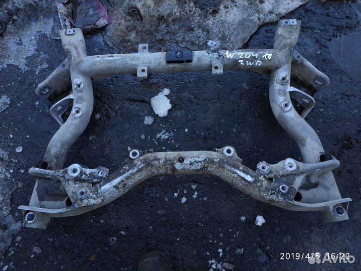 Балка подмоторная для Mercedes Benz W204 2007-2015