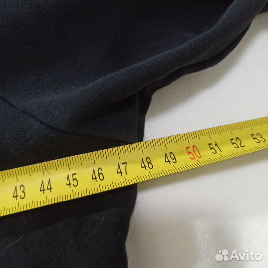 Свитшот женский черного цвета