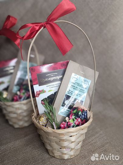 Корзинка подарочная, подарок,набор