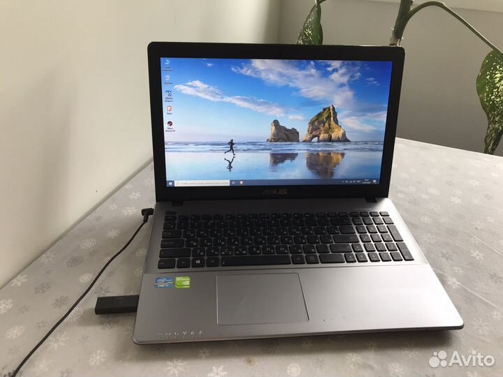Ноутбук Asus x550c