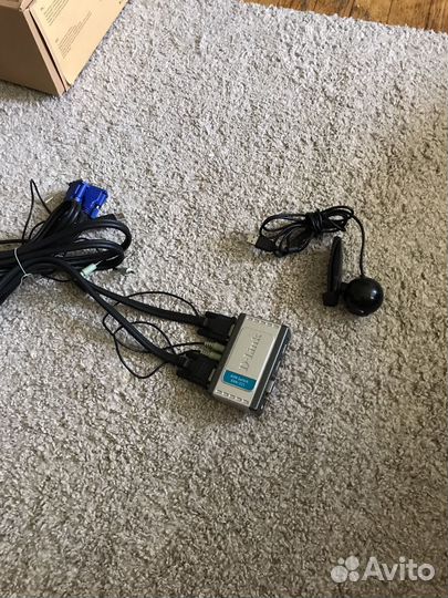 KVM-221 D-Link, камера Logitech