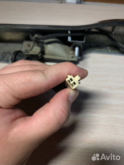 Накладка двери багажника Toyota Kluger MHU28 2006г