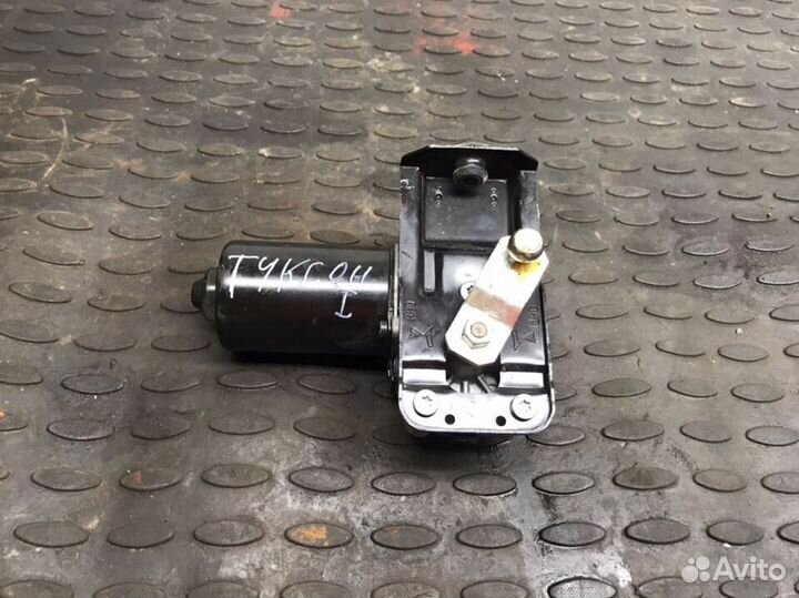 Моторчик переднего стеклочистителя Hyundai Tucson1