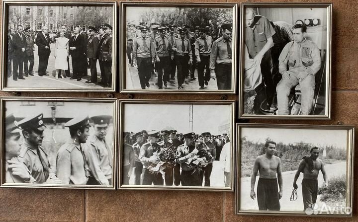 Фотографии космонавтов в рамках