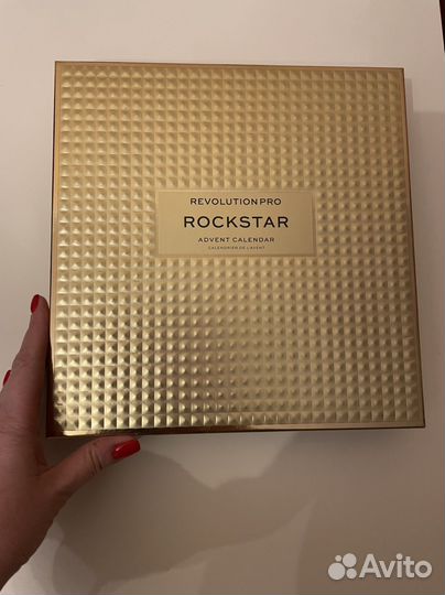Адвент календари Revolution косметика