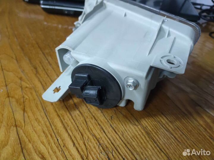 Противотуманные фары Toyota corona premio210