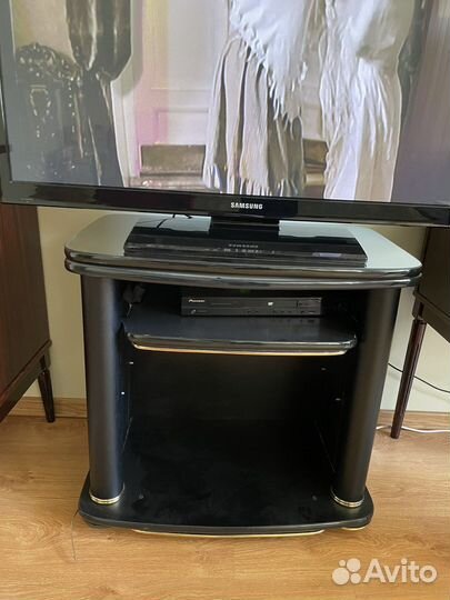 Тумба под телевизор