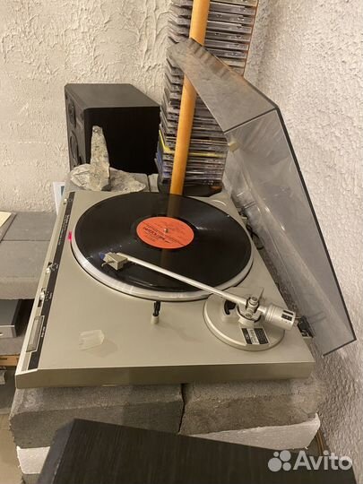 Проигрыватель винила Technics SL-Q300