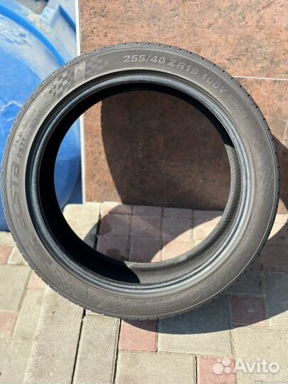 Kumho Ecsta PS71 255/40 R19 100Y