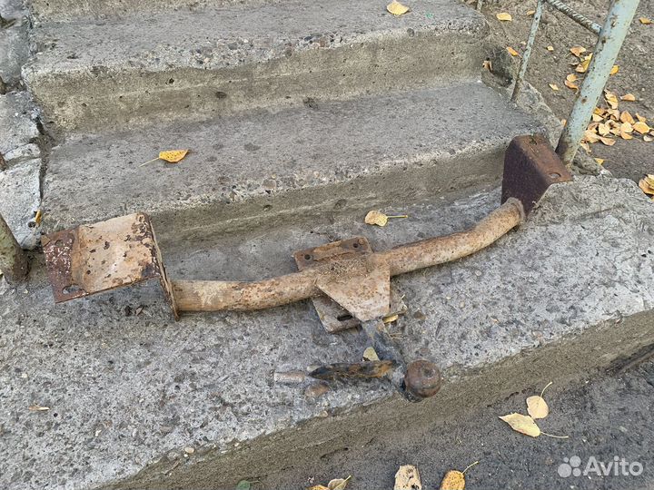 Фаркоп на ваз 2110