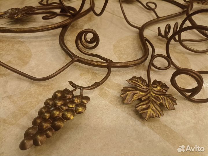 Панно для бутылок вина