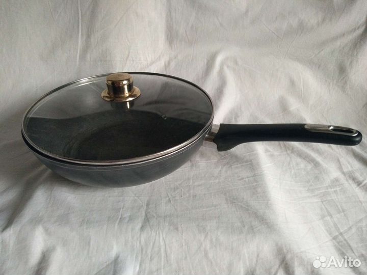 Сковорода с крышкой, глубокая