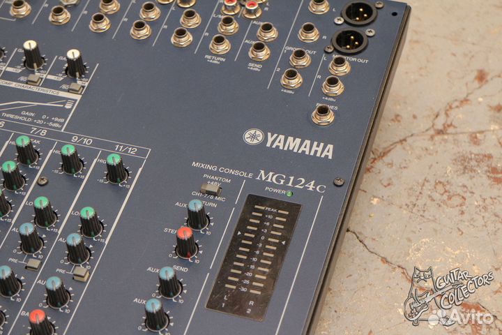 Yamaha MG 124 C Микшерный пульт
