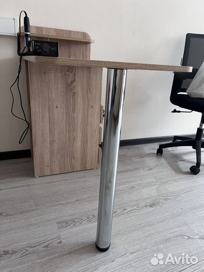 Маникюрный стол складной