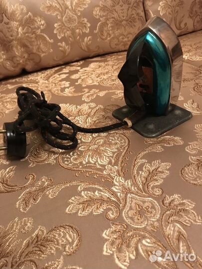 Утюг малогабаритный уэ-4 1968 г. СССР. Раритет