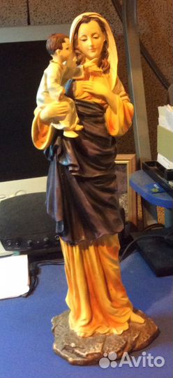 Статуэтка Мадонна