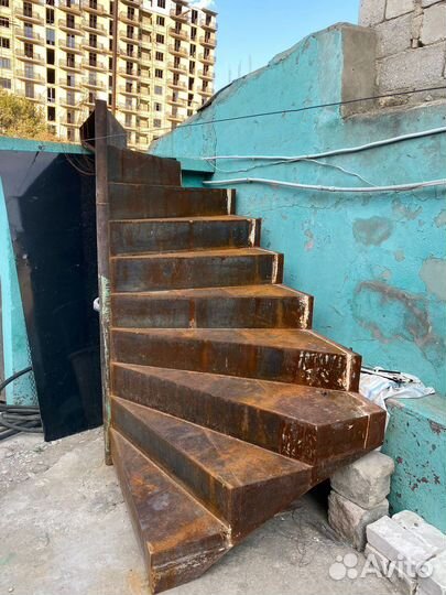 Лестница железная