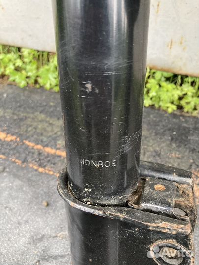 Цена за обе стойки в сборе на renault logan 1