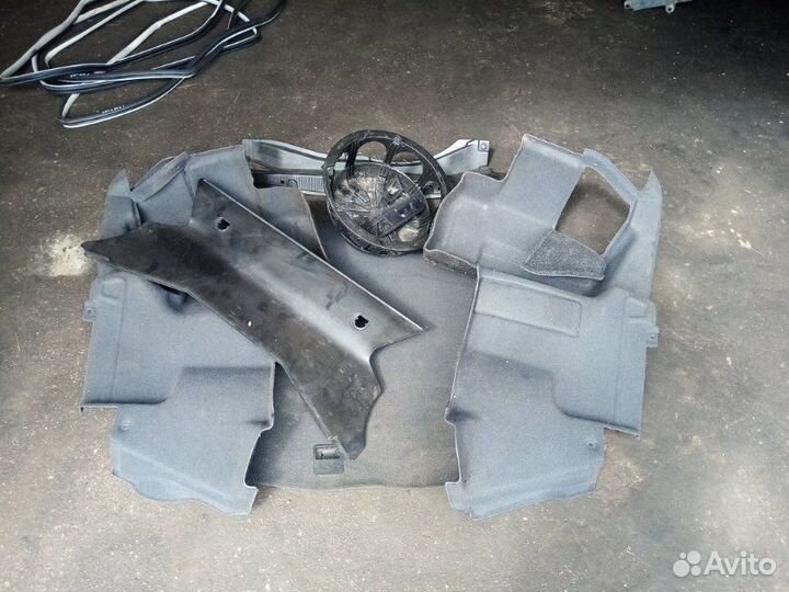 Обшивка багажника Mercedes-Benz С240 W203 M112.912