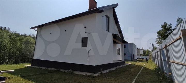 Коттедж 295 м² на участке 7,5 сот.