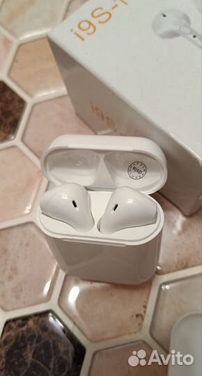 Беспроводные наушники i9s tws новые