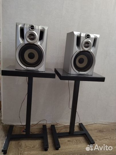 Стойки для полочных акустических систем