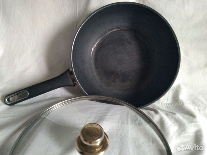 Сковорода с крышкой, глубокая