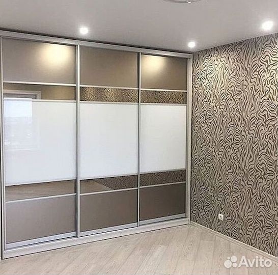 Шкаф в комнату