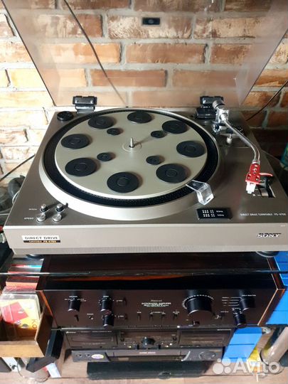 Виниловый проигрыватель,усилитель,кассетная дека
