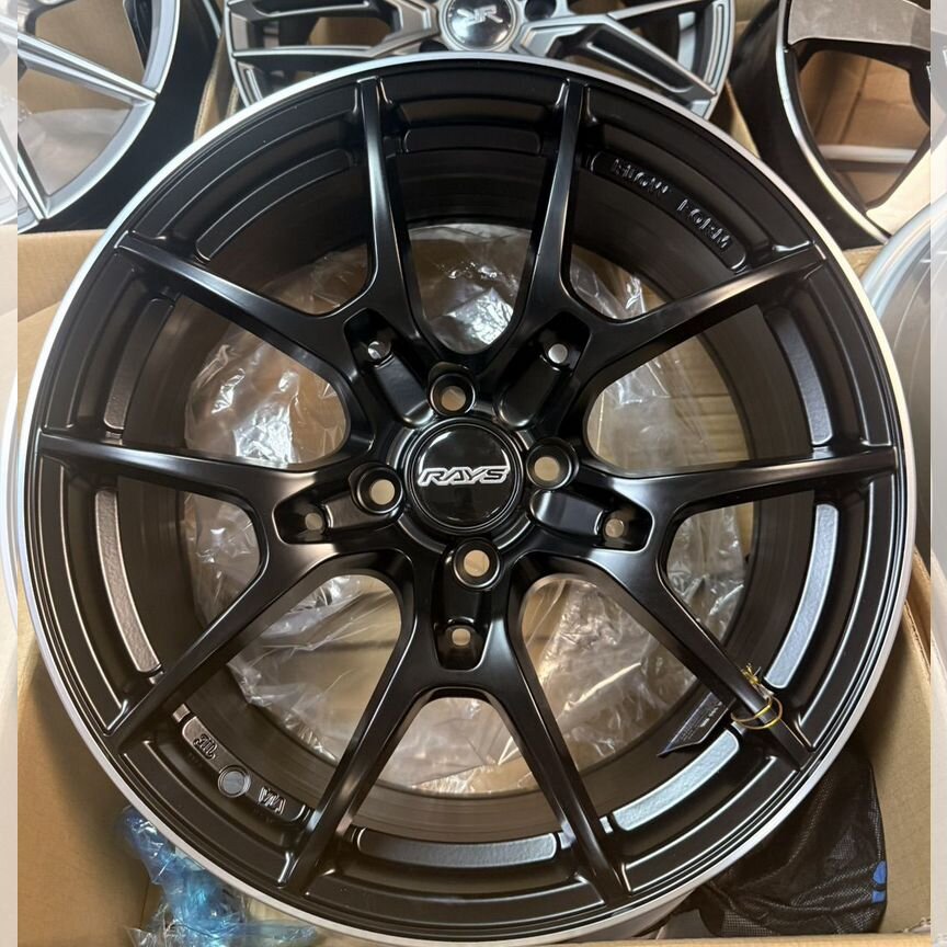 Литые диски Rays Gram Lights 57FXZ 7.5×R17 4×100