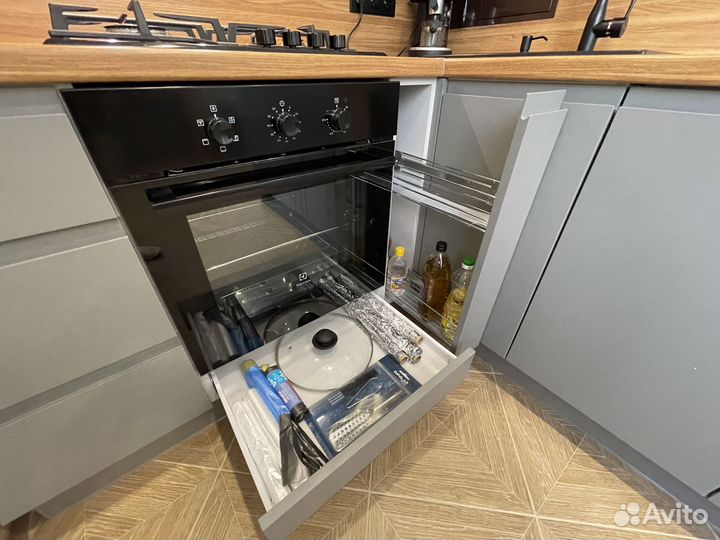 Угловая кухня в хрущёвку ксп:19723