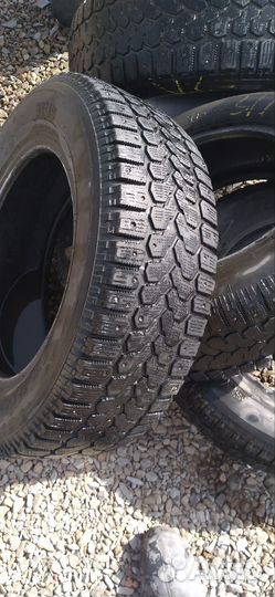 Yokohama Ice Guard F700Z 215/65 R16