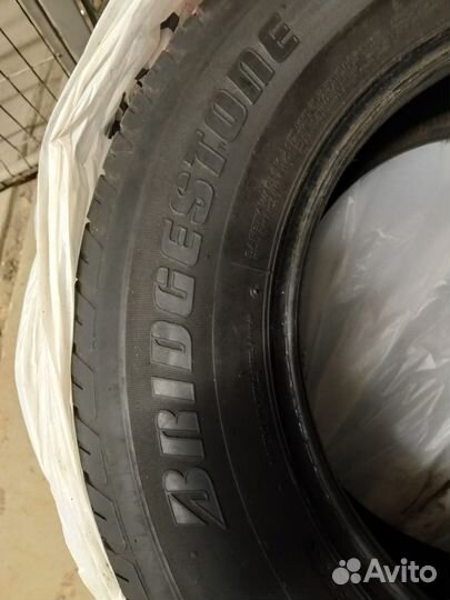 Bridgestone Dueler H/T 687 225/70 R16